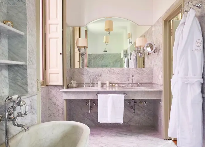 וילה Platamone *